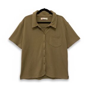 Casual Short-Sleeve Button-Down Shirt in Olive Brown